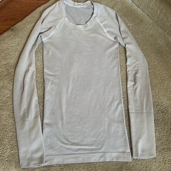 Lululemon grey swiftly tech long sleeve size 0 - Picture 1 of 4